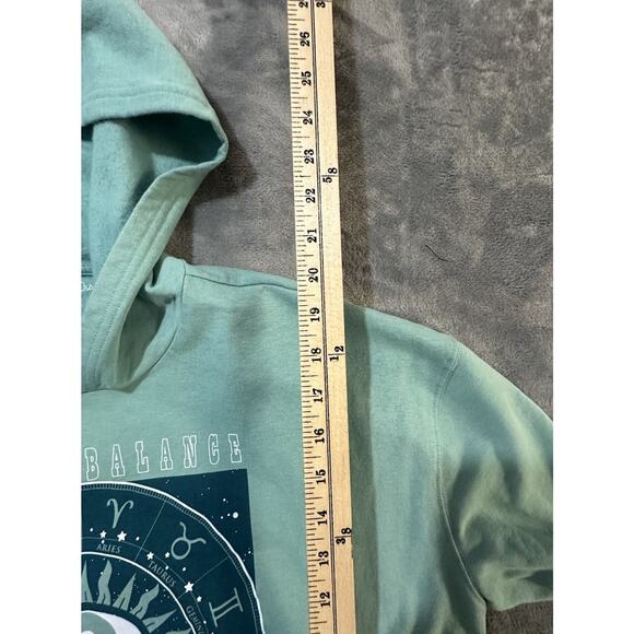 Rebellious One Finding Balance Zodiac Crop Hoodie Sage Green Women’s Medium - Picture 7 of 7